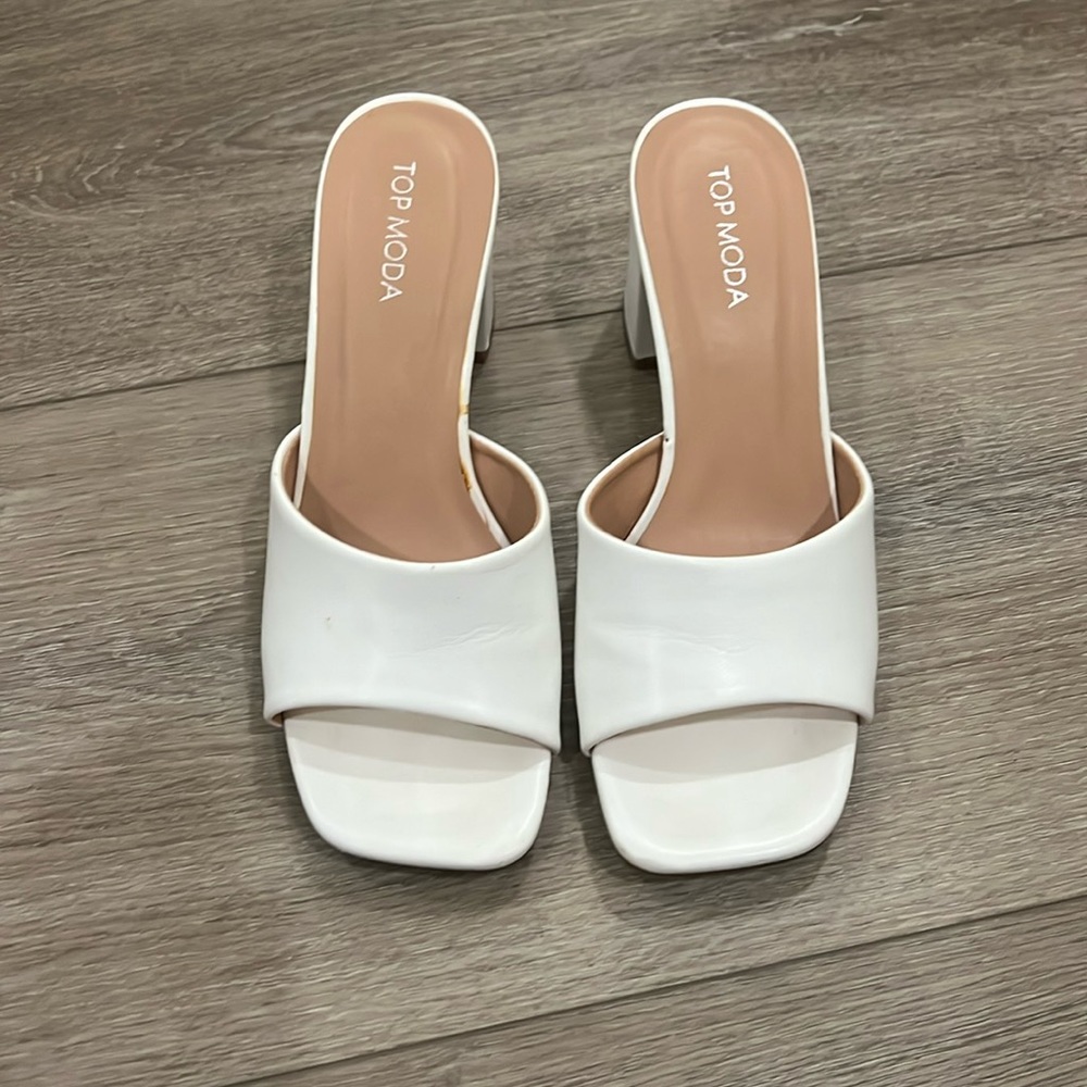 Size 7 white heels
